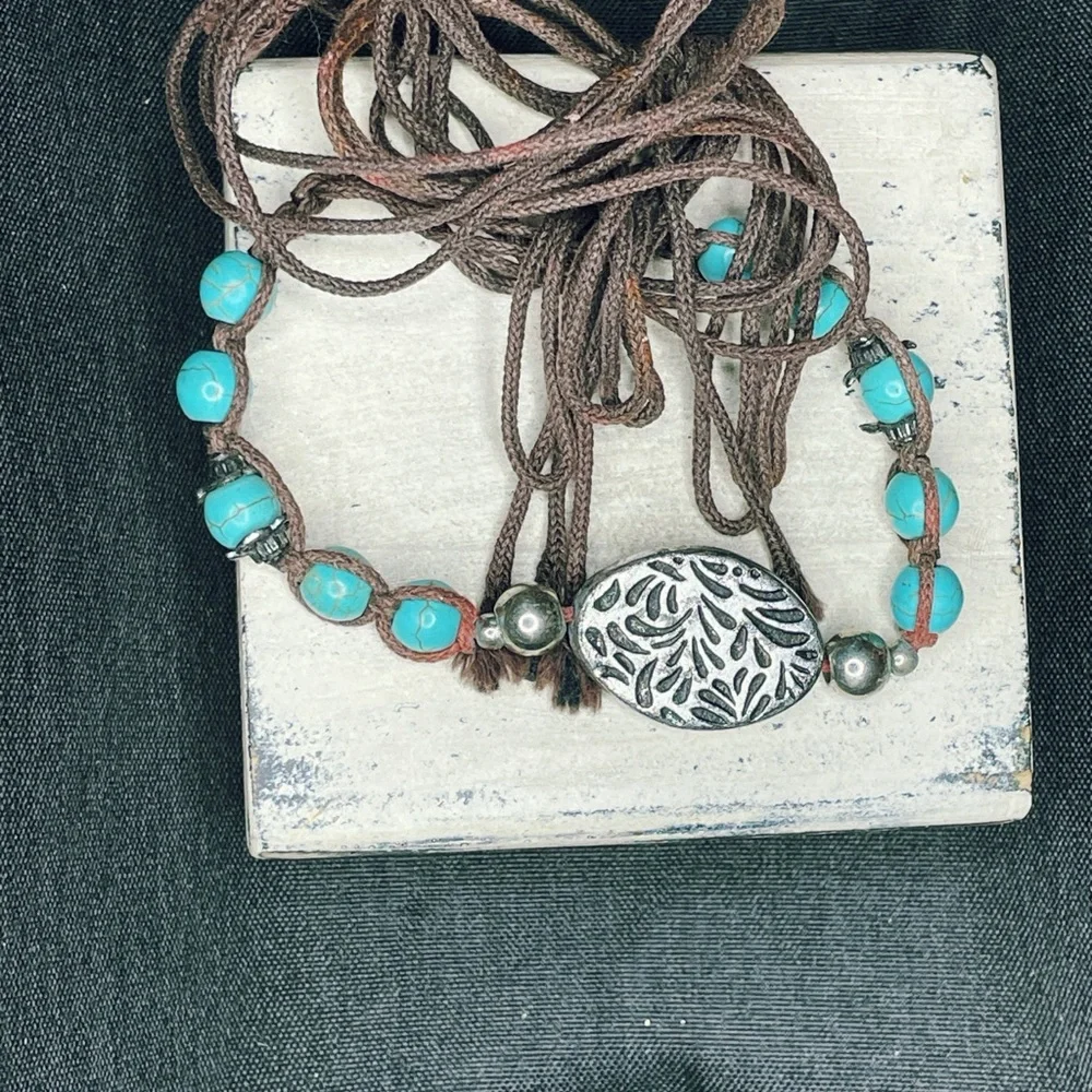 4032u. Brown Handmade Southwest Wrap Howlite Turquoise Color Bracelet